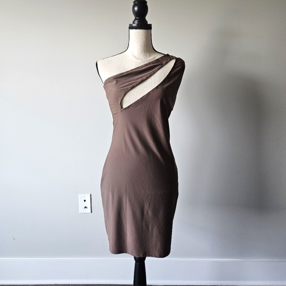 One shoulder brown dress - Picture 1 of 5